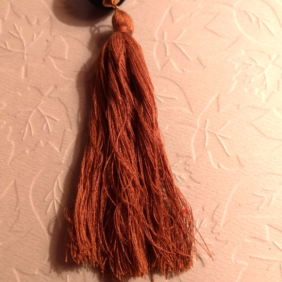 Tassle statement necklace 🧱🔥 - Picture 3 of 4